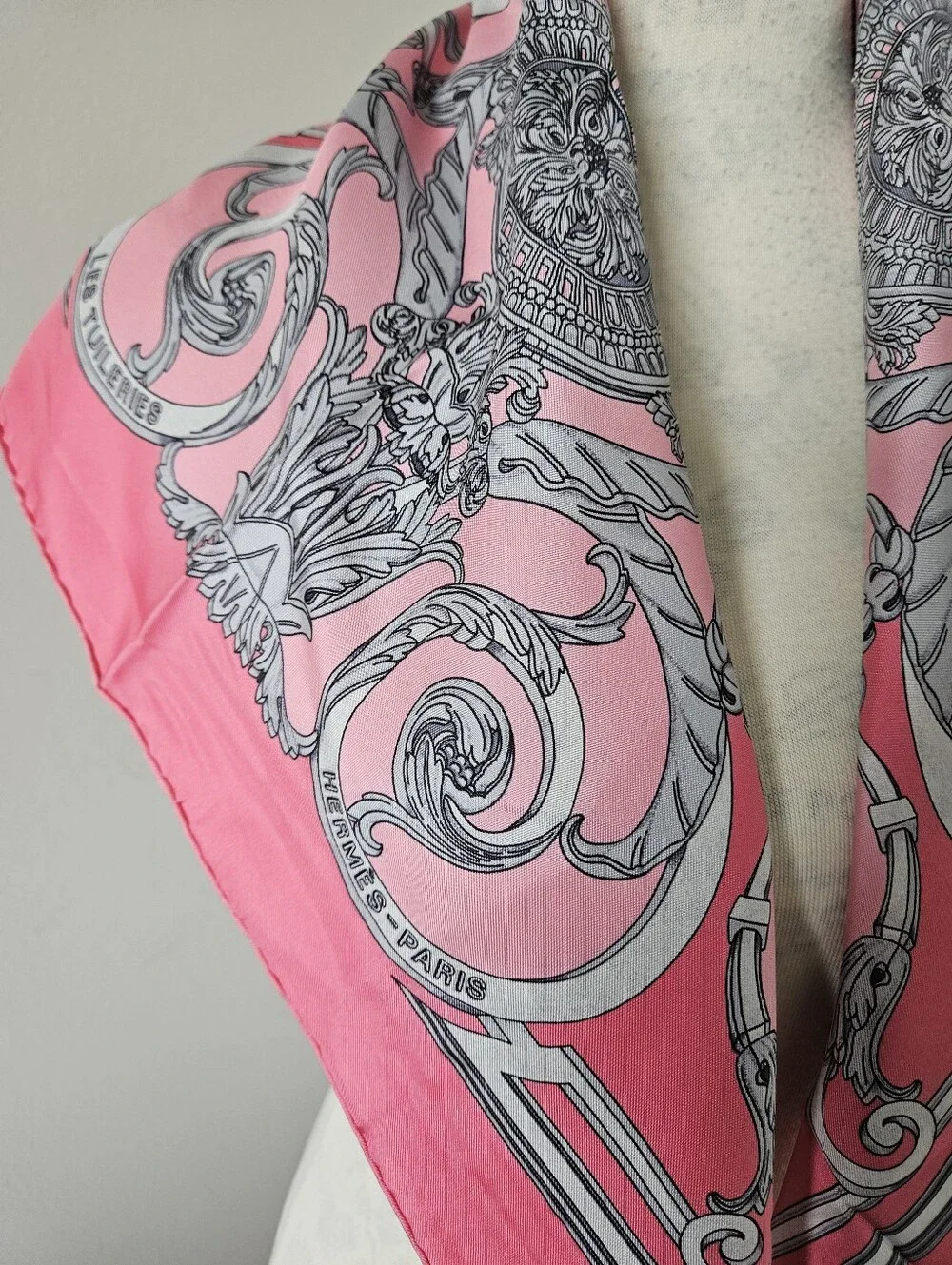 Hermes silk scarf pink / gray 